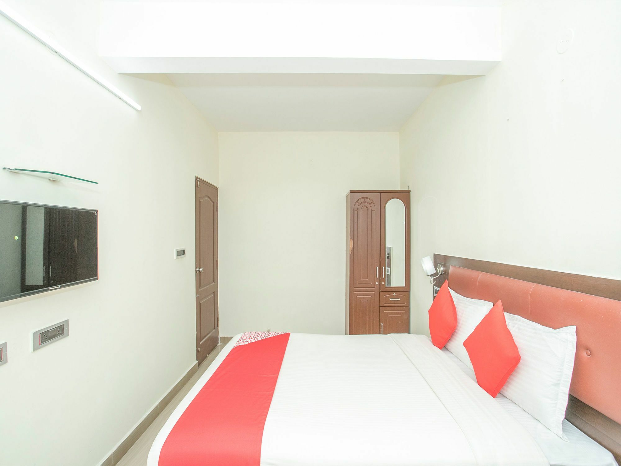 Oyo 13170 Victory Suites Bangalore Eksteriør billede