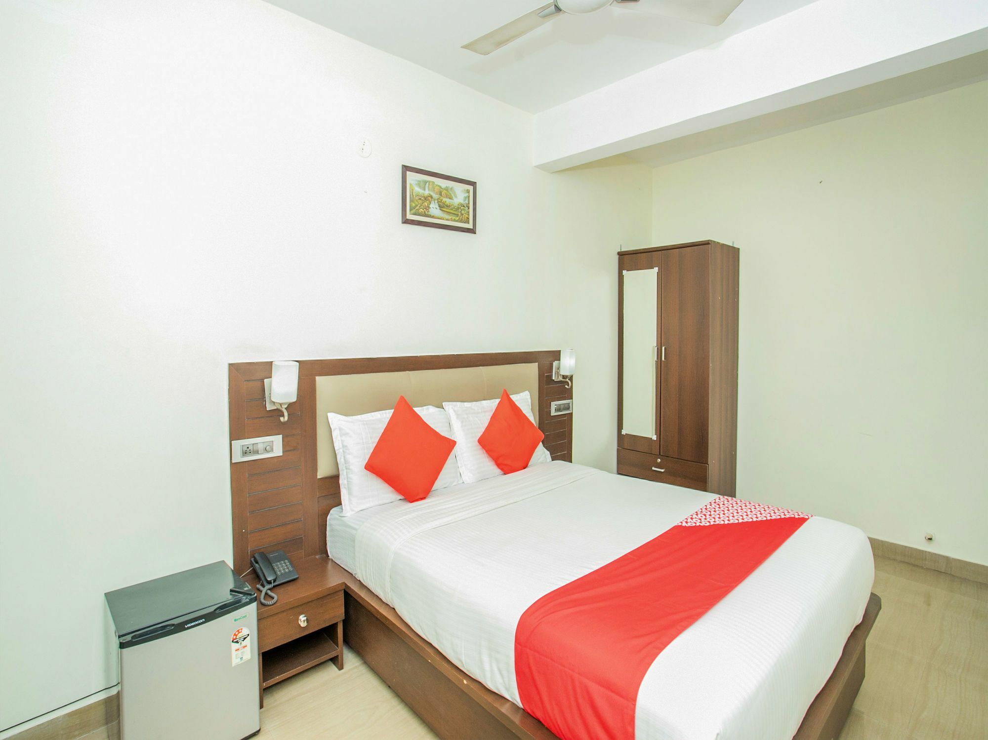 Oyo 13170 Victory Suites Bangalore Eksteriør billede