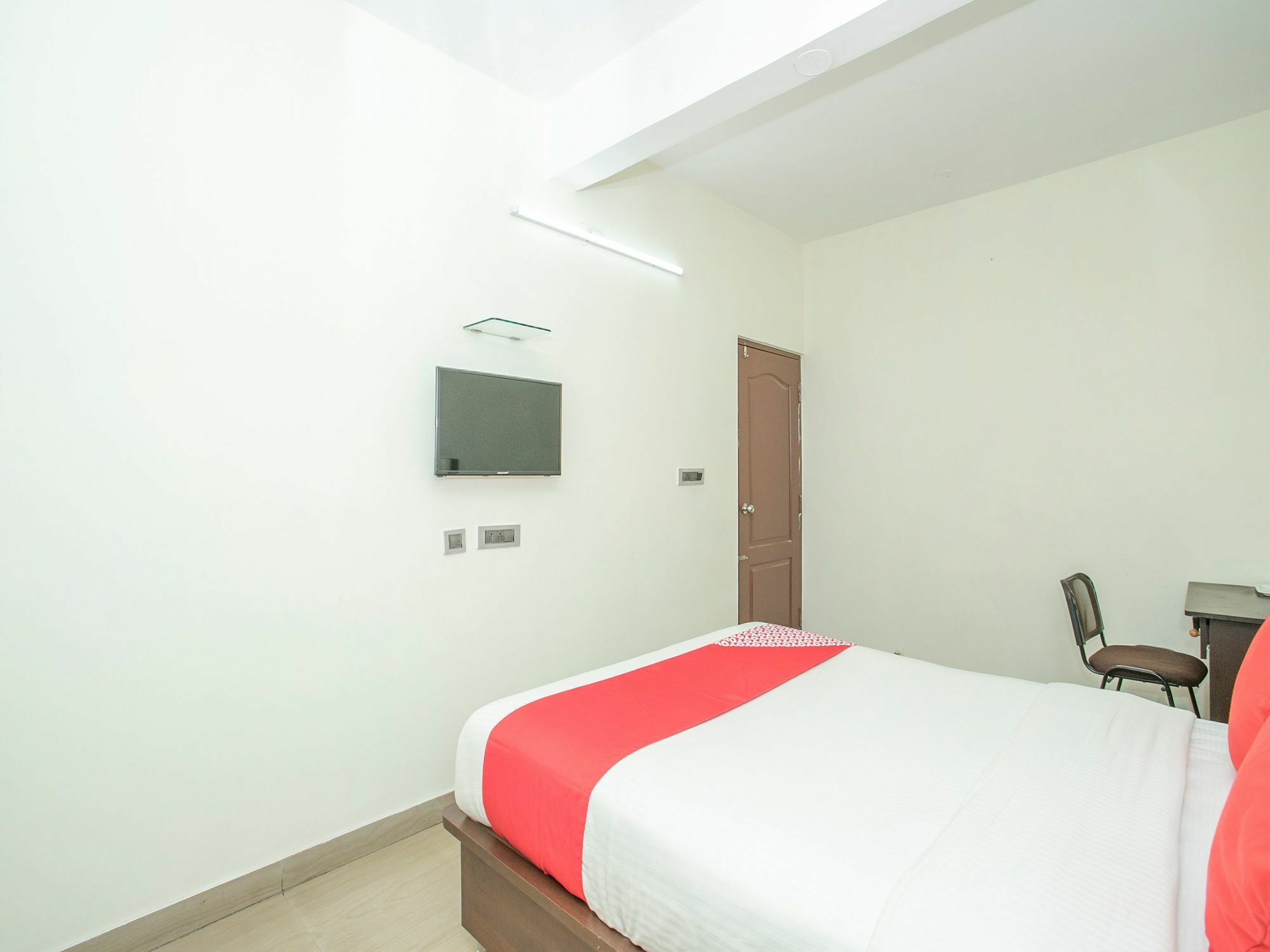 Oyo 13170 Victory Suites Bangalore Eksteriør billede