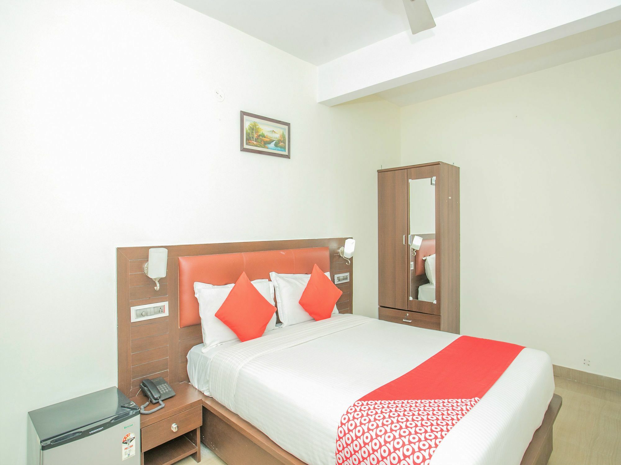 Oyo 13170 Victory Suites Bangalore Eksteriør billede