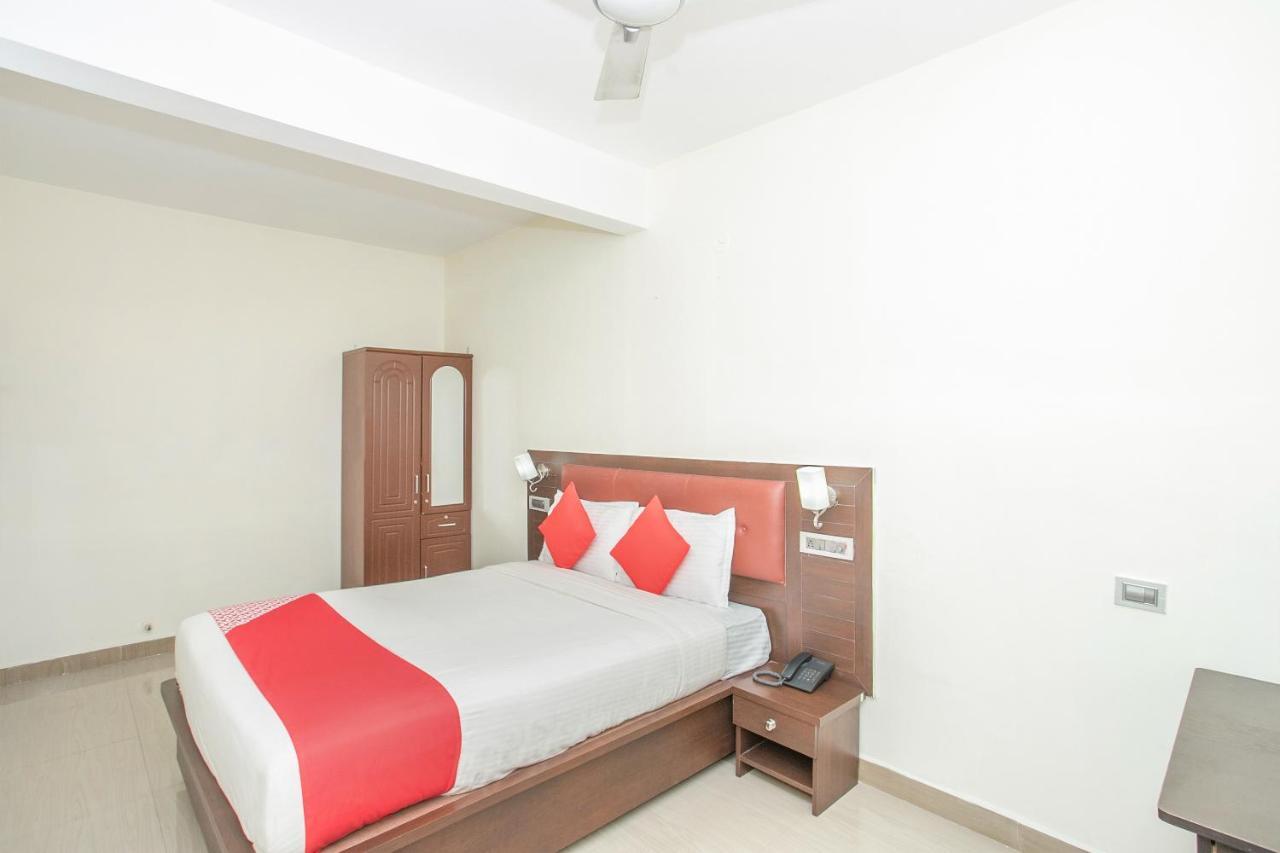 Oyo 13170 Victory Suites Bangalore Eksteriør billede